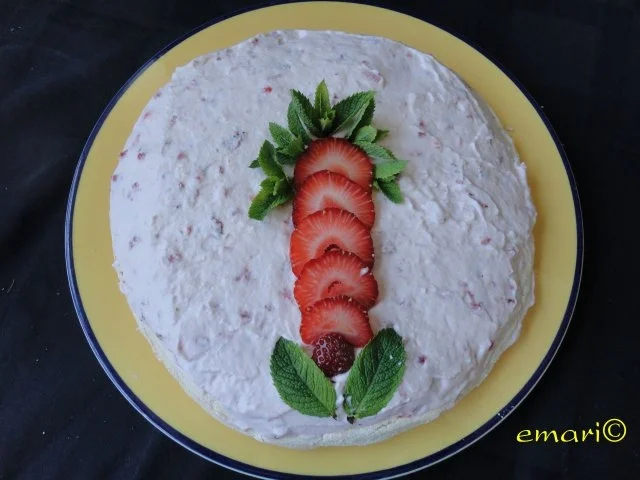 Rezept: Erdbeer Pavlova Bild Nr. 2 Erdbeer Pavlova - Rezept - Bild Nr. 2