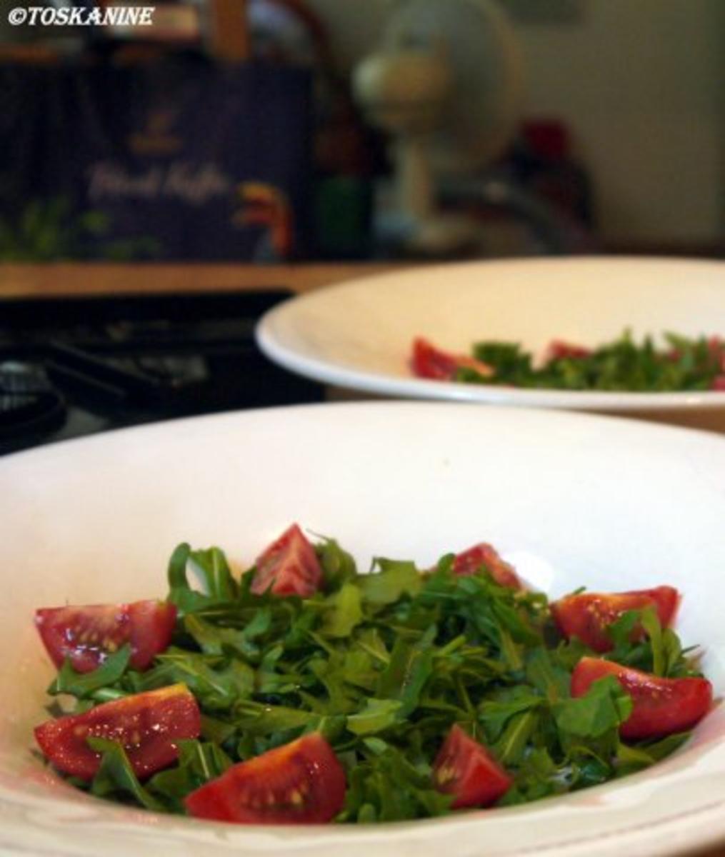 Salat mit mariniertem Halloumi und scharfer Hähnchenbrust - Rezept - Bild Nr. 5