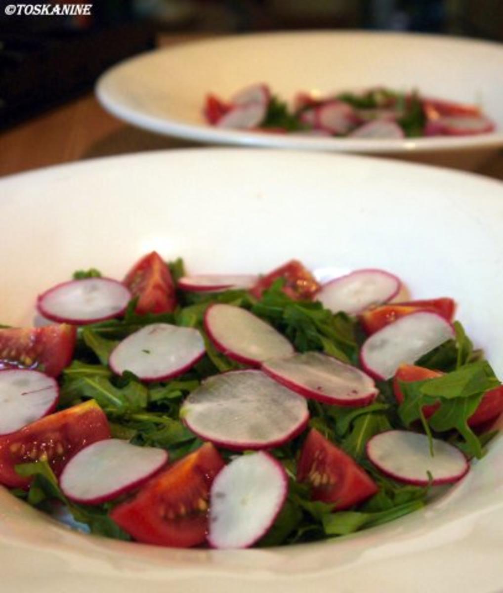 Salat mit mariniertem Halloumi und scharfer Hähnchenbrust - Rezept - Bild Nr. 6