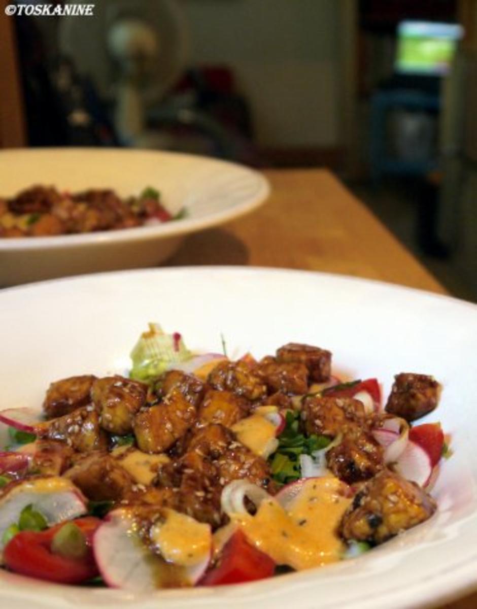 Salat mit mariniertem Halloumi und scharfer Hähnchenbrust - Rezept - Bild Nr. 11