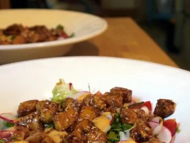 Rezept: Salat mit mariniertem Halloumi und scharfer Hähnchenbrust Bild Nr. 11 Salat mit mariniertem Halloumi und scharfer Hähnchenbrust - Rezept - Bild Nr. 11