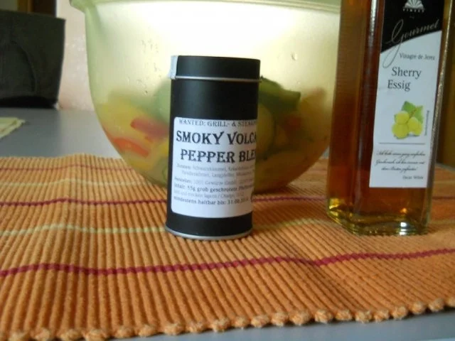 Bunter Salat mit Paprika und Gurke - Rezept - Bild Nr. 4