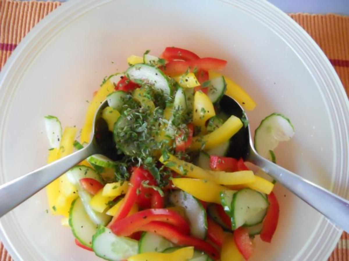 Bunter Salat mit Paprika und Gurke - Rezept - Bild Nr. 5