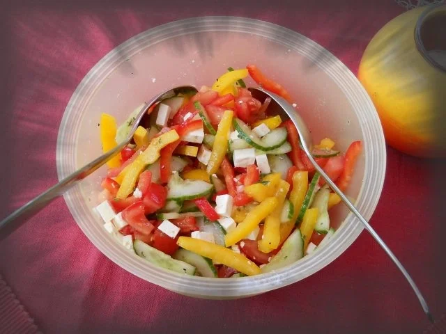 Bunter Salat mit Paprika und Gurke - Rezept - Bild Nr. 8