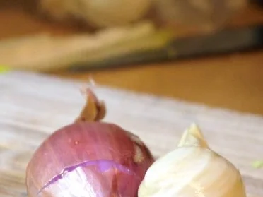 Spitzkohl mit Apfel und Meerrettich, dazu Bouletten - Rezept - Bild Nr. 4