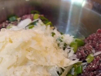 Spitzkohl mit Apfel und Meerrettich, dazu Bouletten - Rezept - Bild Nr. 12