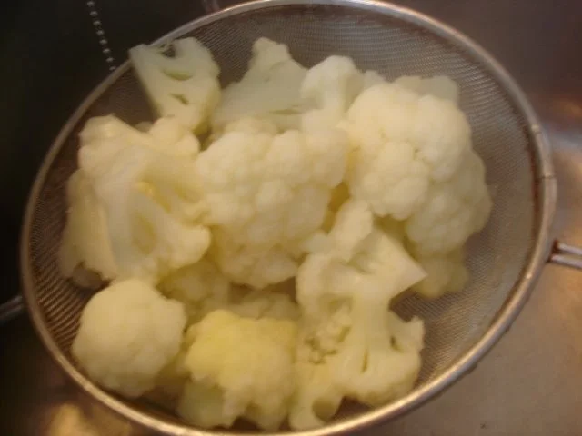 Rezept: Kalbsschnitzel mit gebratenen Blumenkohl und Tatarska Omacka Sauce Bild Nr. 4 Kalbsschnitzel mit gebratenen Blumenkohl und Tatarska Omacka Sauce - Rezept - Bild Nr. 4