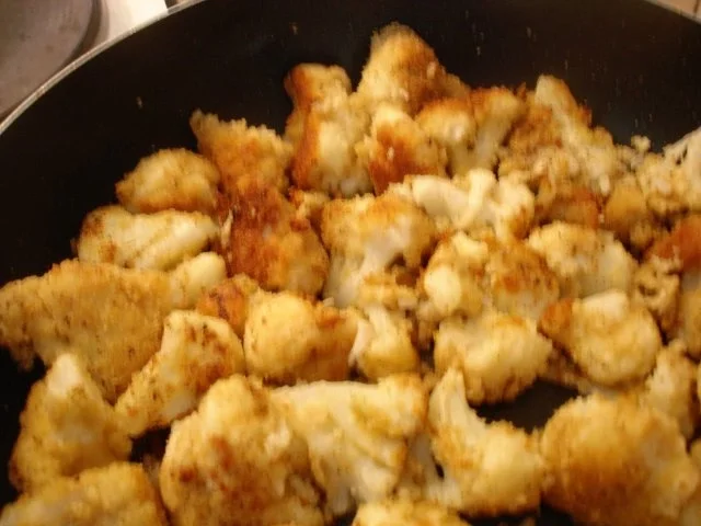 Rezept: Kalbsschnitzel mit gebratenen Blumenkohl und Tatarska Omacka Sauce Bild Nr. 8 Kalbsschnitzel mit gebratenen Blumenkohl und Tatarska Omacka Sauce - Rezept - Bild Nr. 8