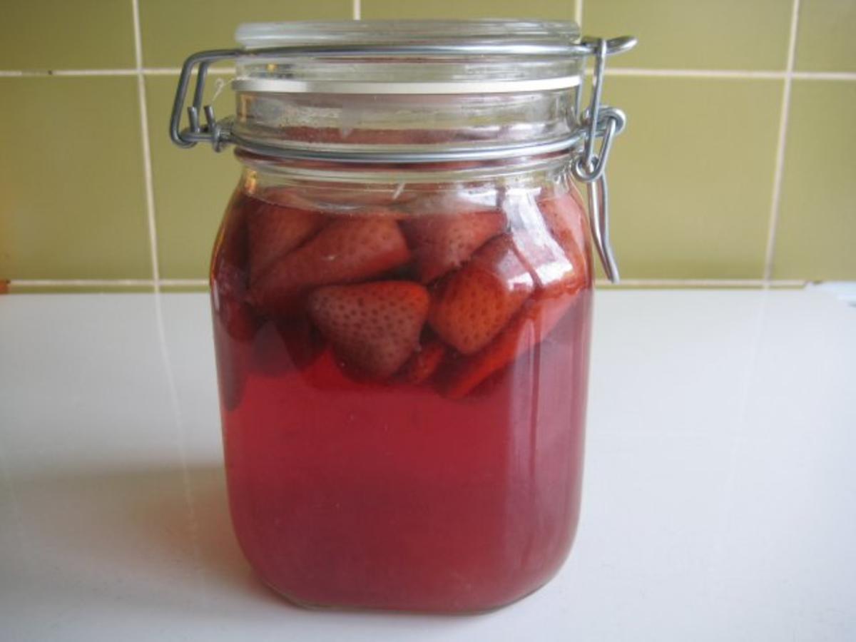 Erdbeer-Likör - Rezept mit Bild - kochbar.de
