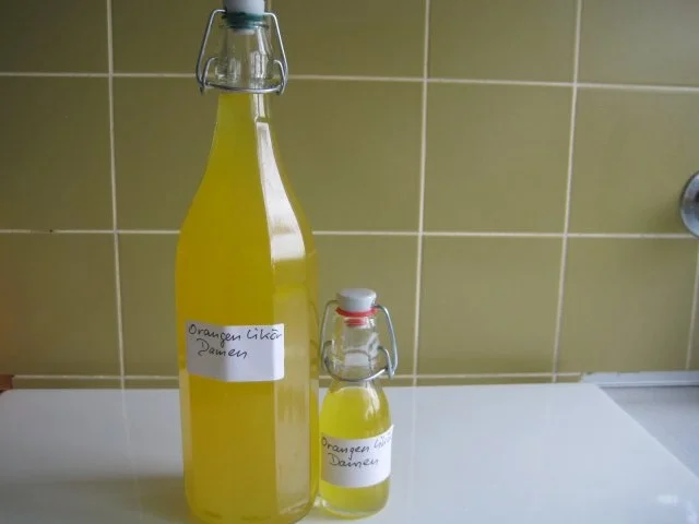 Rezept: Orangen-Likör für die Dame Bild Nr. 2 Orangen-Likör für die Dame - Rezept - Bild Nr. 2