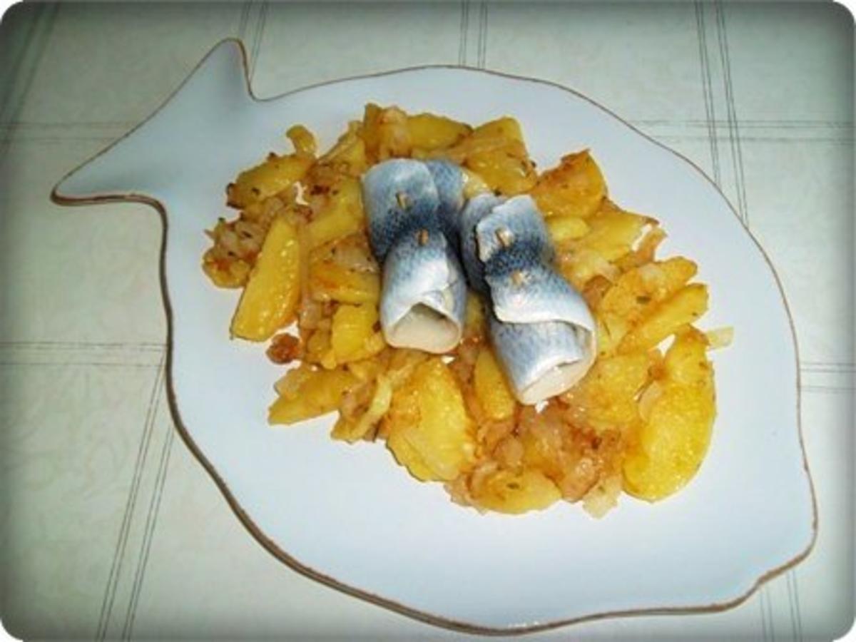 Rollmops mit raffinierten  Bratkartoffeln - Rezept - Bild Nr. 2