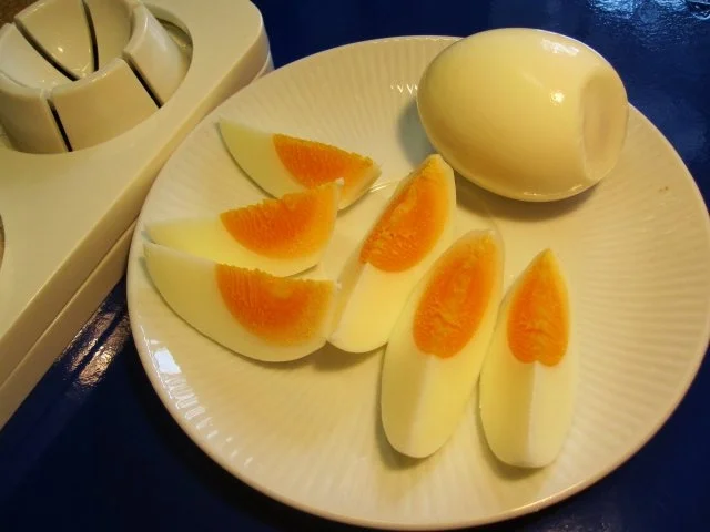 Junger Blattsalat aus Nachbars Garten - appetitlich angerichtet - Rezept - Bild Nr. 3