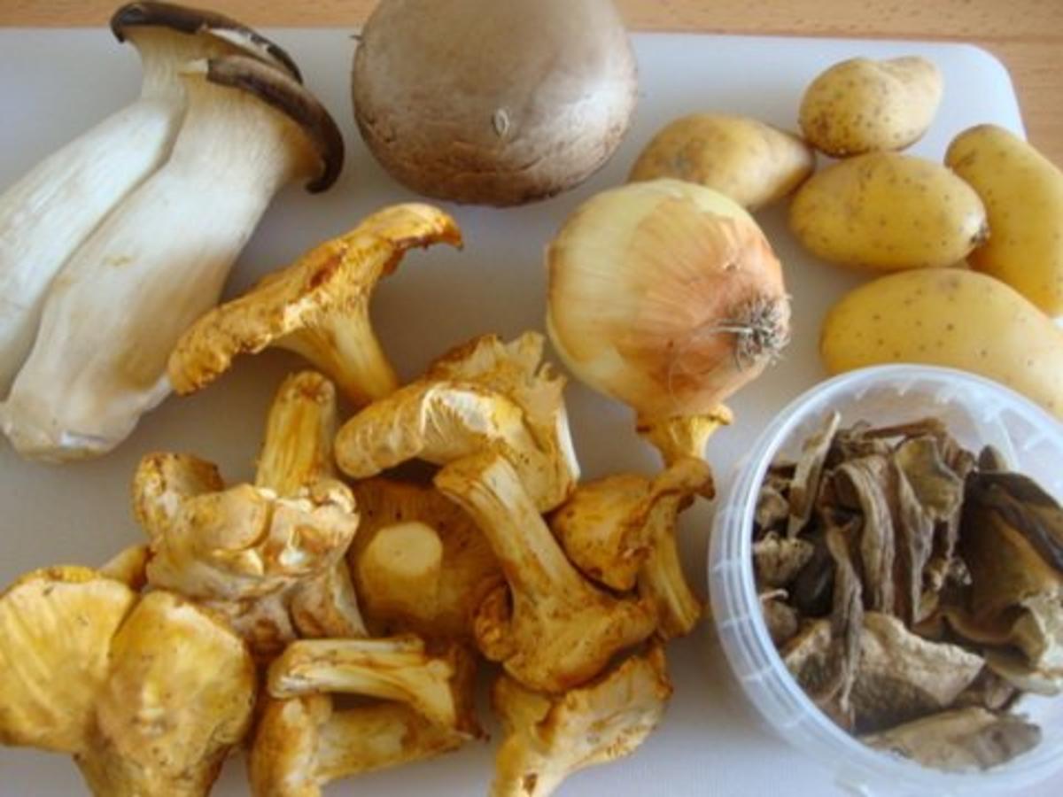 Pilzsuppe mit gerösteten Kartoffeln - Rezept - Bild Nr. 5