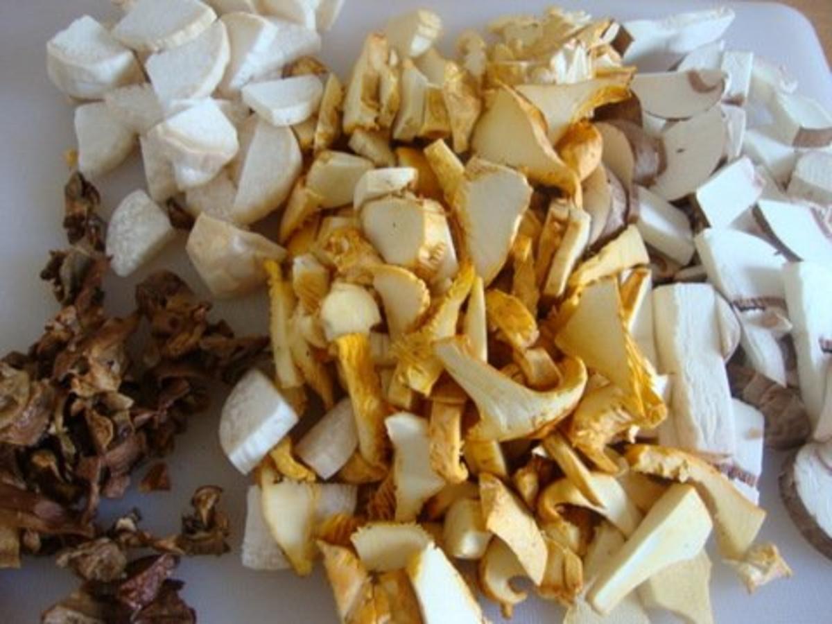 Pilzsuppe mit gerösteten Kartoffeln - Rezept - Bild Nr. 8