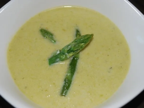 Grüne Spargelcremesuppe - Rezept