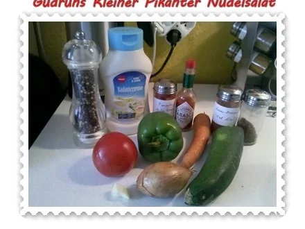 Rezept: Salat: Kleiner pikanter Nudelsalat Bild Nr. 3 Salat: Kleiner pikanter Nudelsalat - Rezept - Bild Nr. 3