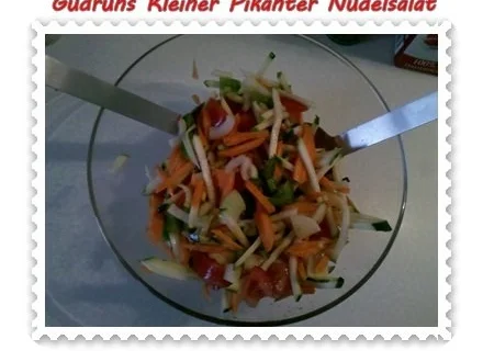 Rezept: Salat: Kleiner pikanter Nudelsalat Bild Nr. 5 Salat: Kleiner pikanter Nudelsalat - Rezept - Bild Nr. 5
