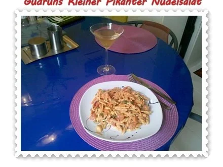 Rezept: Salat: Kleiner pikanter Nudelsalat Bild Nr. 11 Salat: Kleiner pikanter Nudelsalat - Rezept - Bild Nr. 11