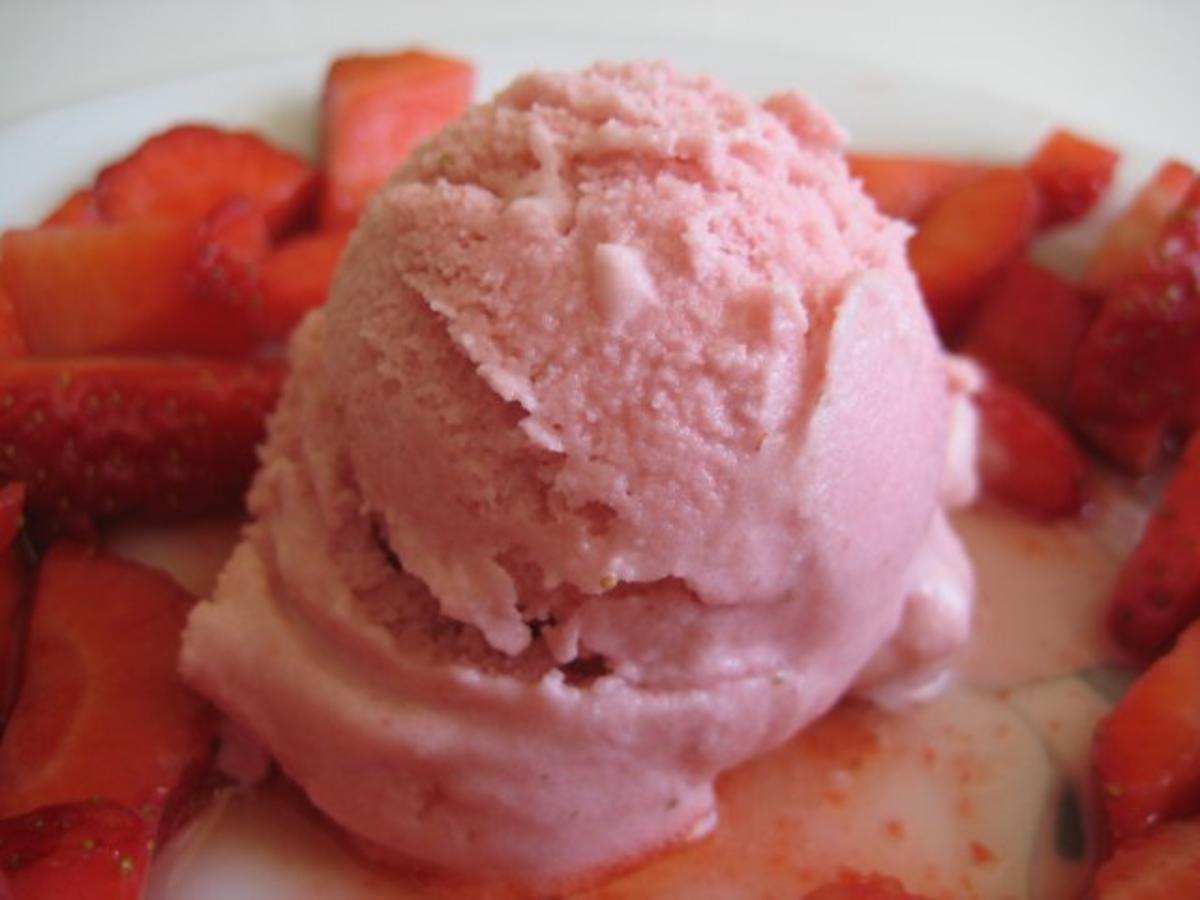 Erdbeer-Eis - Rezept - Bild Nr. 3