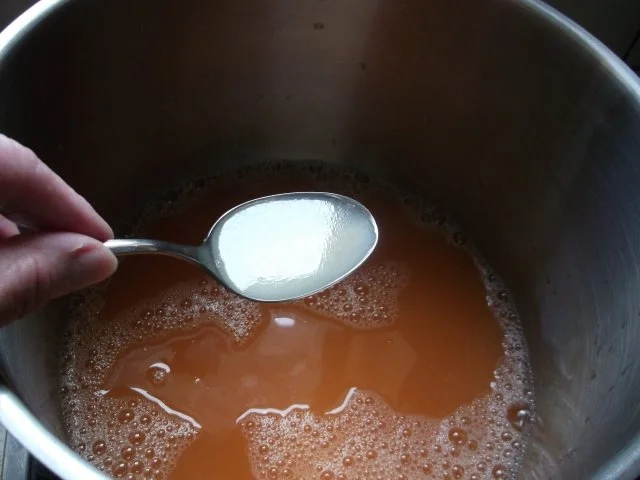 Rezept: Rhabarbersirup Bild Nr. 8 Rhabarbersirup - Rezept - Bild Nr. 8