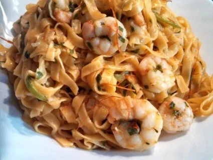 Chili Nudeln mit Garnelen und Knoblauch Lauch - Rezept