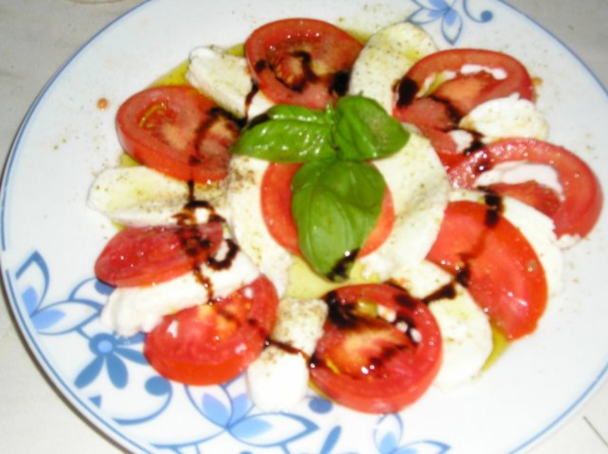 Tomaten-Mozzarella Salat - Rezept