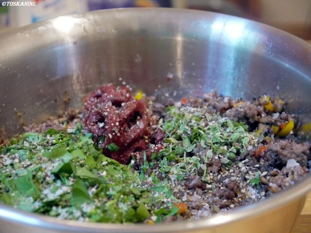 Yufka-Teigtaschen mit Minz-Knoblauch-Dip - Rezept - Bild Nr. 9