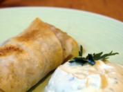 Yufka-Teigtaschen mit Minz-Knoblauch-Dip - Rezept