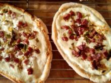 Flammkuchen aus Pizzateig - Rezept