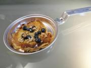 Pancakes with walnut, blueberry and vanilla - Rezept