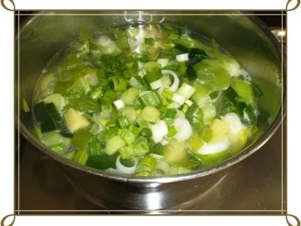 Rezept: Lauch-Kartoffelcremesuppe mit gewürfelter Wurst dazu. Bild Nr. 11 Lauch-Kartoffelcremesuppe mit gewürfelter Wurst dazu. - Rezept - Bild Nr. 11