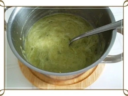 Rezept: Lauch-Kartoffelcremesuppe mit gewürfelter Wurst dazu. Bild Nr. 14 Lauch-Kartoffelcremesuppe mit gewürfelter Wurst dazu. - Rezept - Bild Nr. 14