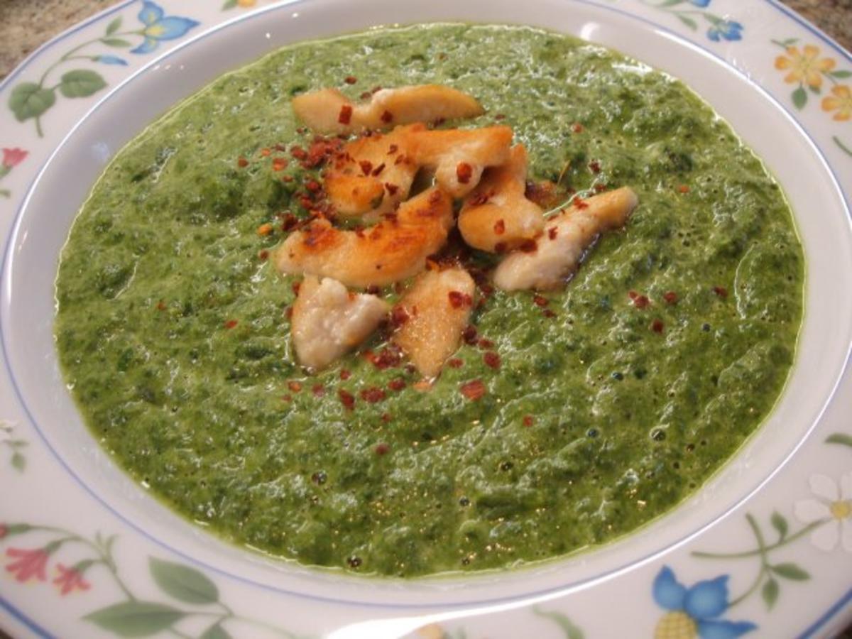 Suppen: Grüne Suppe mit Hühnchen-Croutons - Rezept