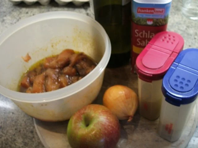 Geflügel: Hühnergeschnetzeltes in Apfel-Zwiebel-Soße - Rezept - Bild Nr. 2