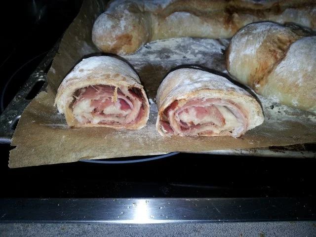 Ciabatta-Pizzabrötchen gefüllt - Rezept - Bild Nr. 5