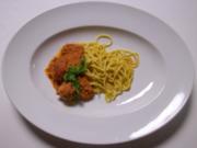Maccaruna Salsa - Spaghetti mit scharfer Soße und Hackbällchen - Rezept