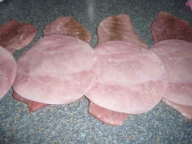 Schweineroulade im Tomatenbett - Rezept - Bild Nr. 2