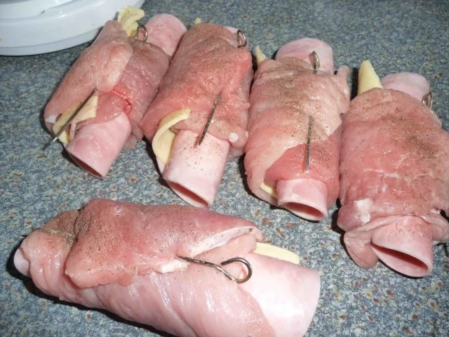 Schweineroulade im Tomatenbett - Rezept - Bild Nr. 4