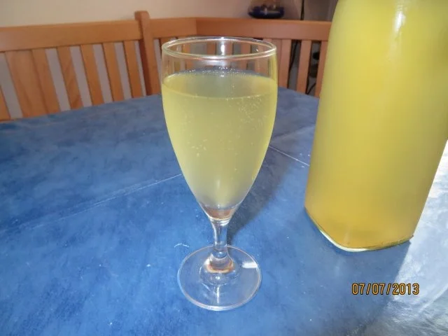 Rezept: Holundersekt Holundersekt - Rezept