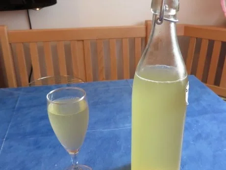 Rezept: Holundersekt Bild Nr. 2 Holundersekt - Rezept - Bild Nr. 2