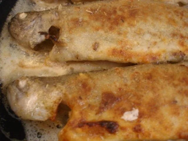 Forelle Müllerin mit Tomaten-Paprika-Gurken-Gemüse und Kartoffelpilzen - Rezept - Bild Nr. 7