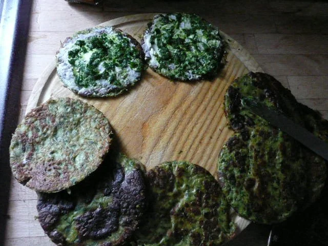 SPINAT/ SPINATPFANNKÜCHLEIN-TÖRTCHEN geschichtet - Rezept - Bild Nr. 4