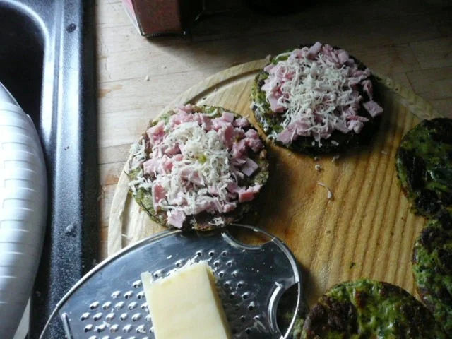 SPINAT/ SPINATPFANNKÜCHLEIN-TÖRTCHEN geschichtet - Rezept - Bild Nr. 5