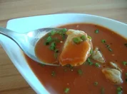 ein scharfes Tomatensüppchen mit feiner Einlage - Rezept