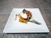 Saltimbocca vom Seeteufel auf Sepia-Kartoffel-Blini mit zweierlei Möhren Piemonteser Art - Rezept