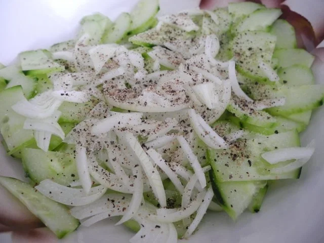 Rezept: Spargel in Reis-Schlagcreme mit Schnittlauchkartoffeln und Gurkensalat Bild Nr. 17 Spargel in Reis-Schlagcreme mit Schnittlauchkartoffeln und Gurkensalat - Rezept - Bild Nr. 17