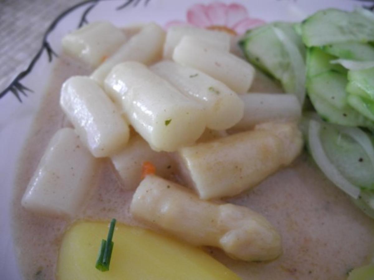 Spargel in Reis-Schlagcreme mit Schnittlauchkartoffeln und Gurkensalat - Rezept - Bild Nr. 19