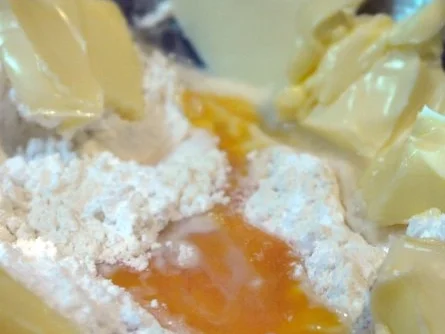 Vanille-Frischkäse-.Tarte mit scharfem Ananas-Kompott - Rezept - Bild Nr. 2