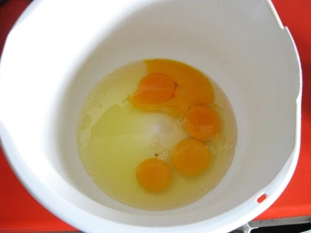 Rezept: Nuss - Joghurt - Gugelhupf Bild Nr. 3 Nuss - Joghurt - Gugelhupf - Rezept - Bild Nr. 3