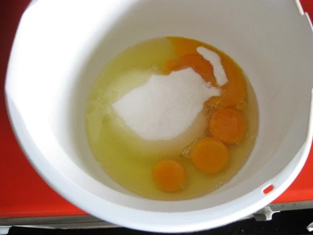 Rezept: Nuss - Joghurt - Gugelhupf Bild Nr. 4 Nuss - Joghurt - Gugelhupf - Rezept - Bild Nr. 4